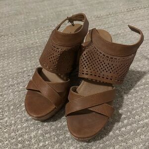 BKE Tan Wedge Sandals